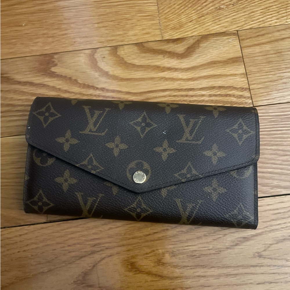 Louis Vuttion wallet